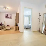 Deluxe Coresi Apartman *